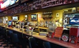 Rusty's Arlington Main Bar.